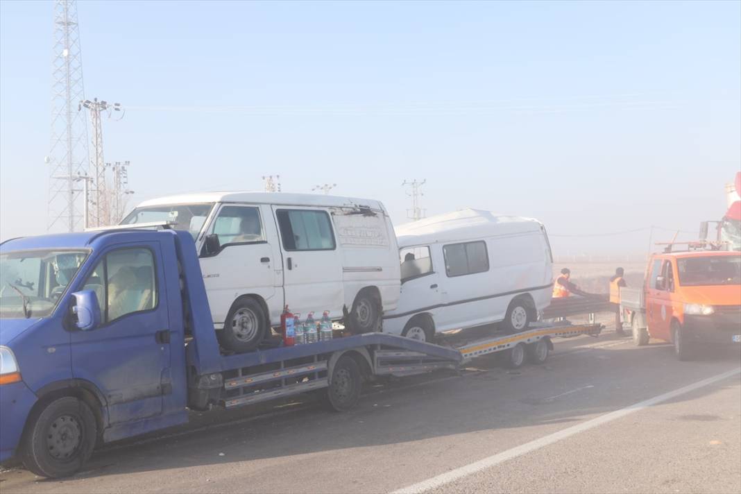 Konya'da TIR'lar dahil birçok araç birbirine girdi! Çok sayıda ekip sevk edildi 10